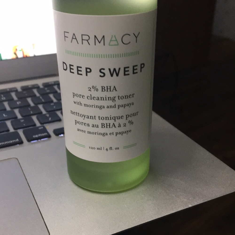 Pore cleaning toner